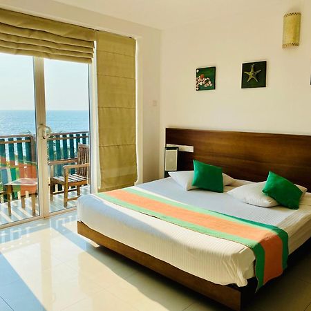 Saprin Beach Resort Uswetakeiyawa Kültér fotó