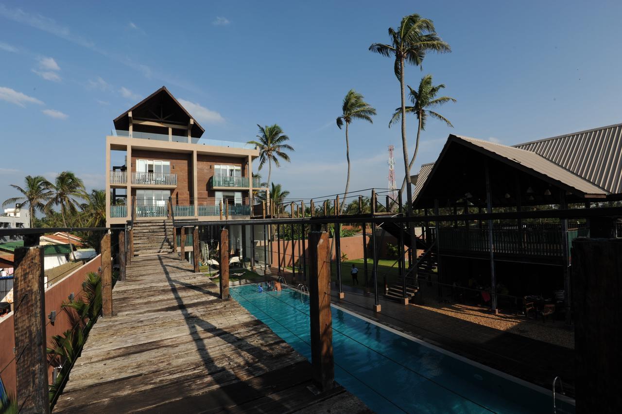 Saprin Beach Resort Uswetakeiyawa Kültér fotó