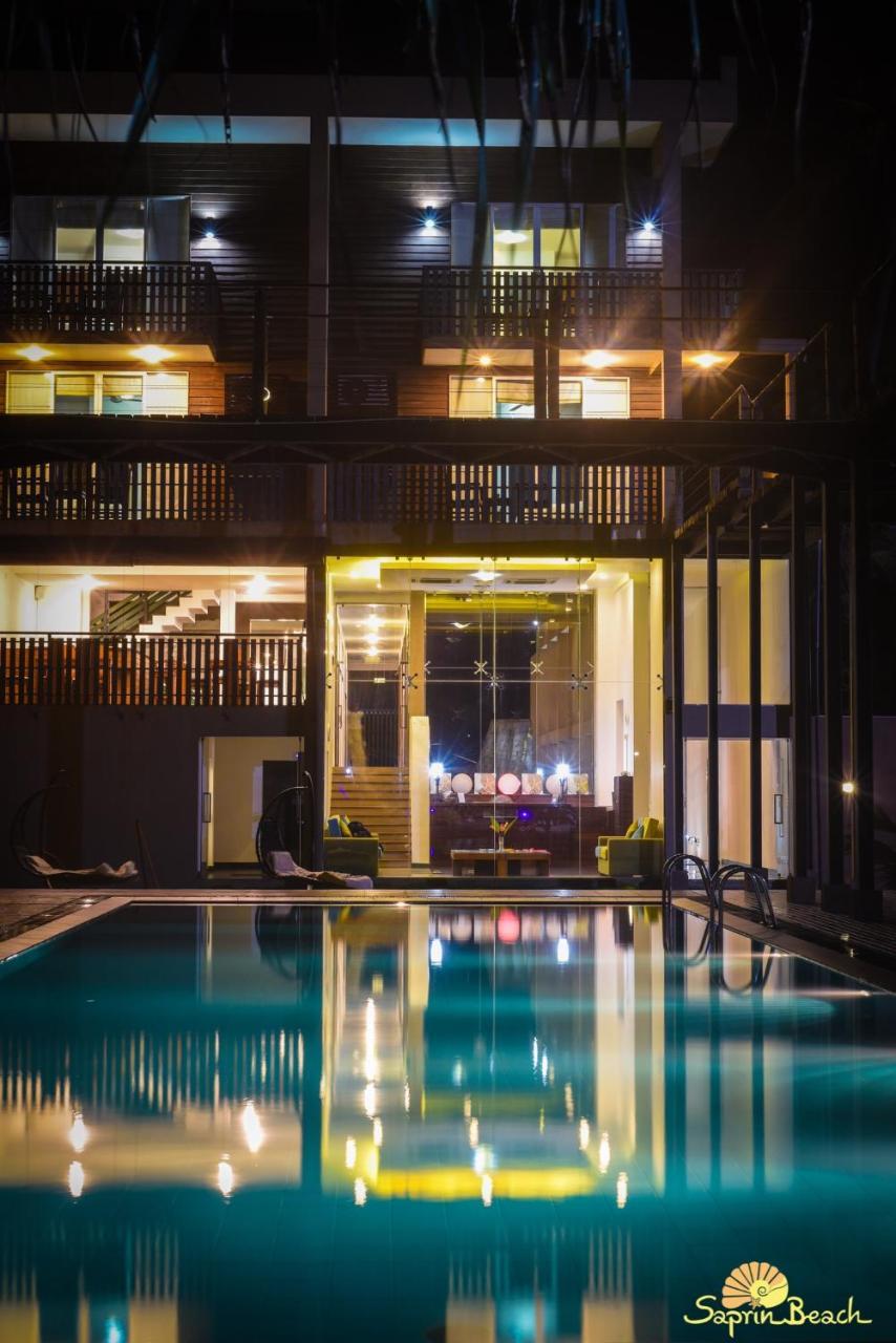 Saprin Beach Resort Uswetakeiyawa Kültér fotó